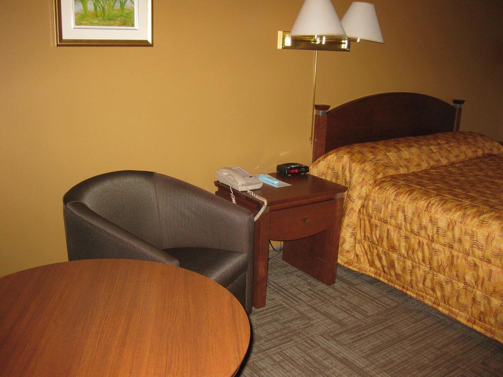 Hotel Matagami Екстер'єр фото