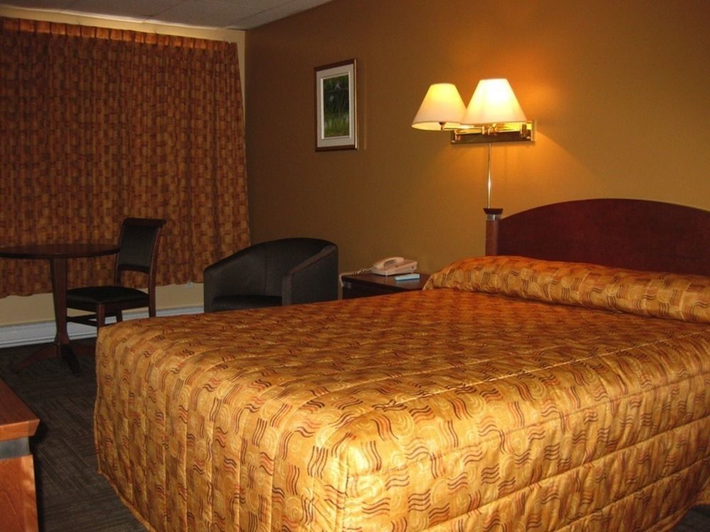 Hotel Matagami Екстер'єр фото