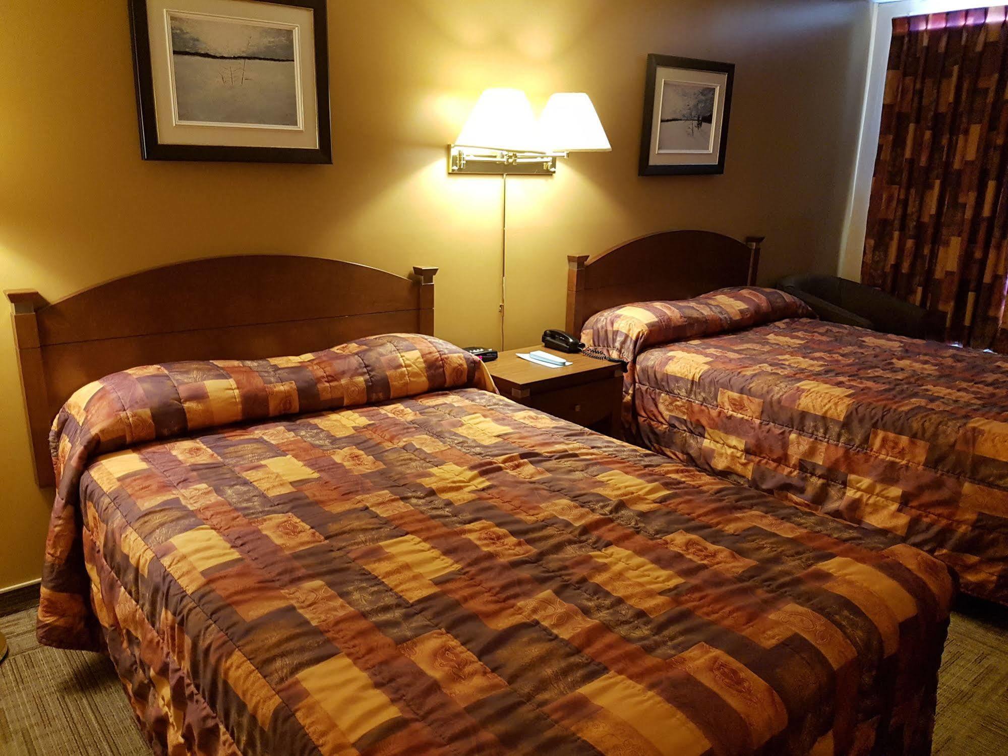 Hotel Matagami Екстер'єр фото